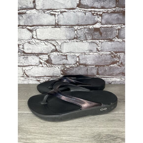 OOFOS OOlala Purple Metallic Recovery Flip Flop Sandals Women’s Sz 7.5M US/38EU - Picture 1 of 16